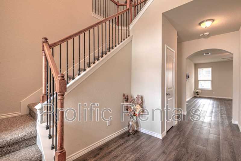 5300 Primavera Ln - Photo 5 of 42