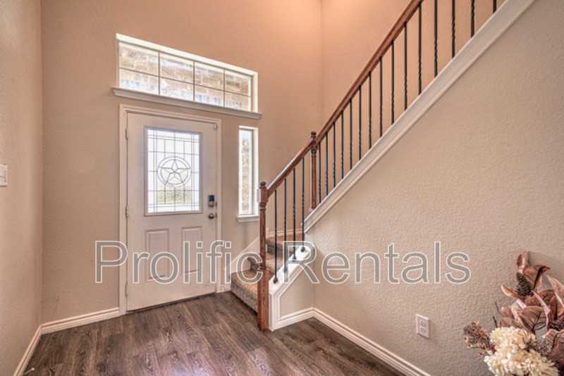 5300 Primavera Ln - Photo 6 of 42