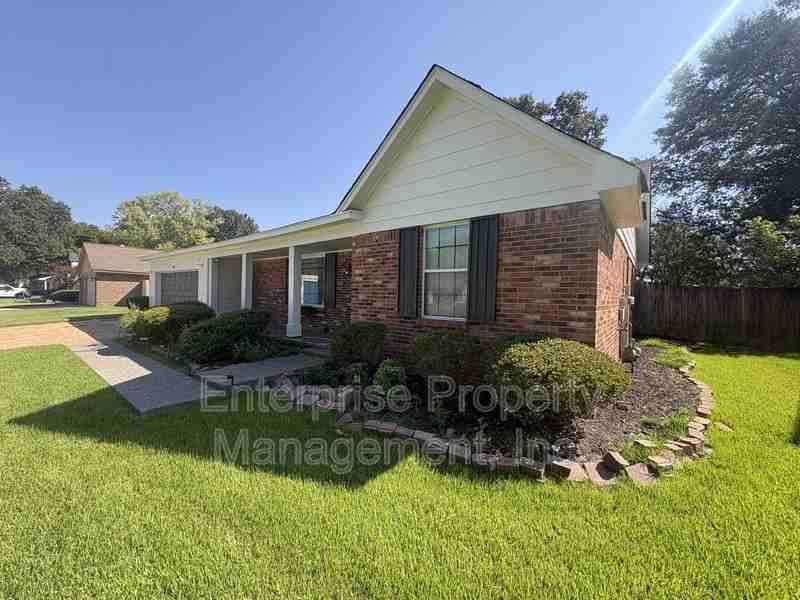 1116 Simmonsridge Dr - Photo 2 of 32