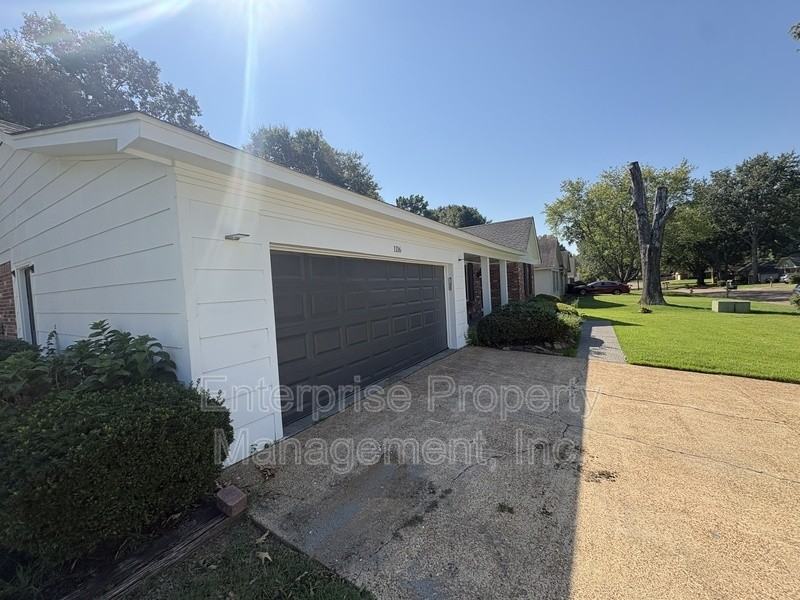 1116 Simmonsridge Dr - Photo 4 of 32