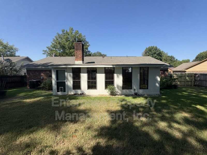 1116 Simmonsridge Dr - Photo 7 of 32