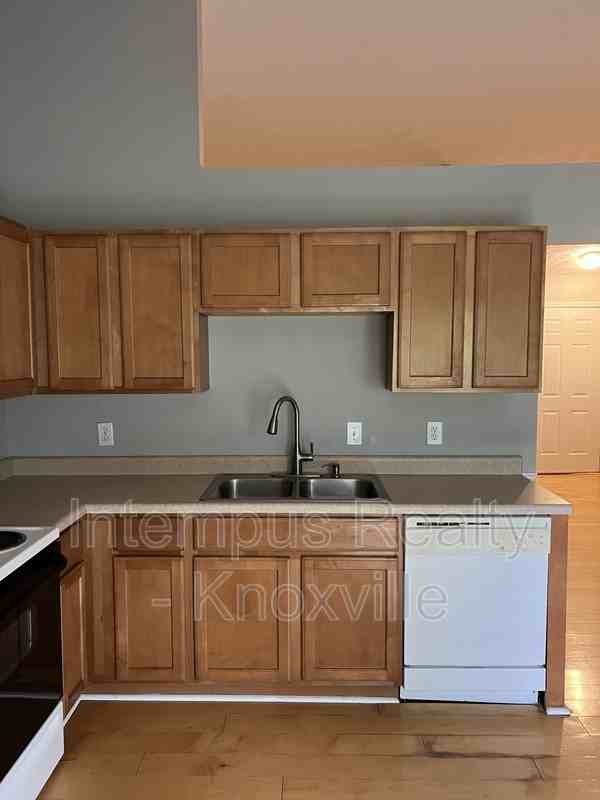 7361 Carowinds Ln - Photo 7 of 20