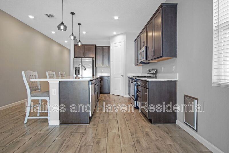 183 Arlington Square Ct - Photo 2 of 27