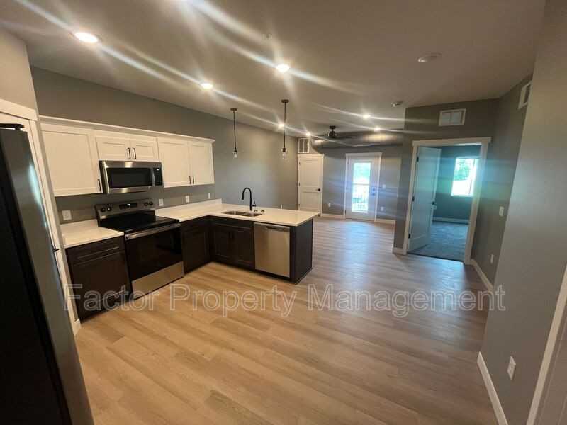 960 N 3rd St #307 - Photo 2 of 12
