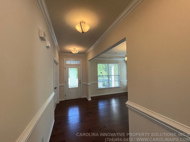 385 Hawks Creek Pkwy - Photo 6 of 49