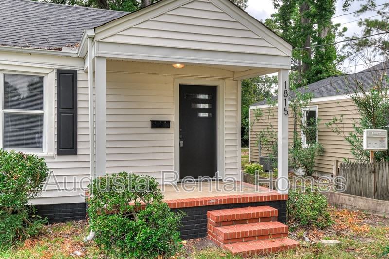 1815 Mcdowell St - Photo 4 of 28