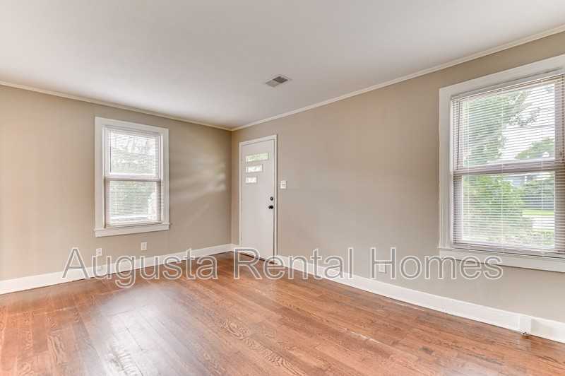 1815 Mcdowell St - Photo 6 of 28