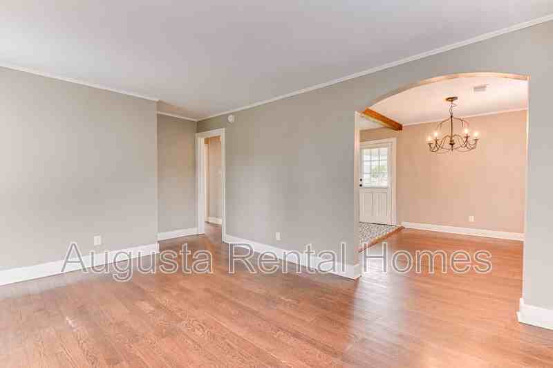 1815 Mcdowell St - Photo 7 of 28