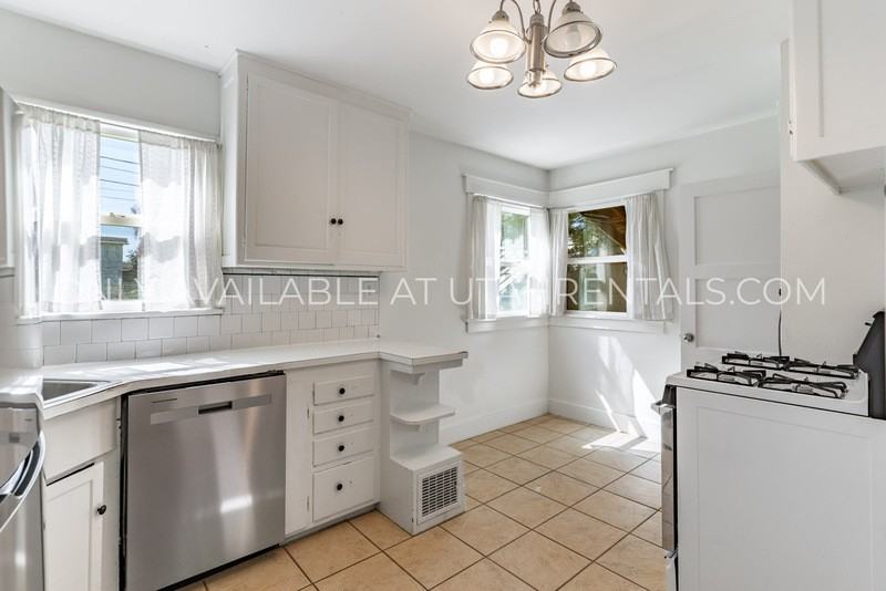 1278 E St - Photo 3 of 28