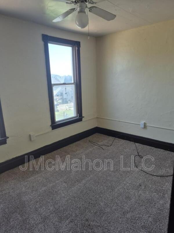 114 Mound Ave - Photo 7 of 14