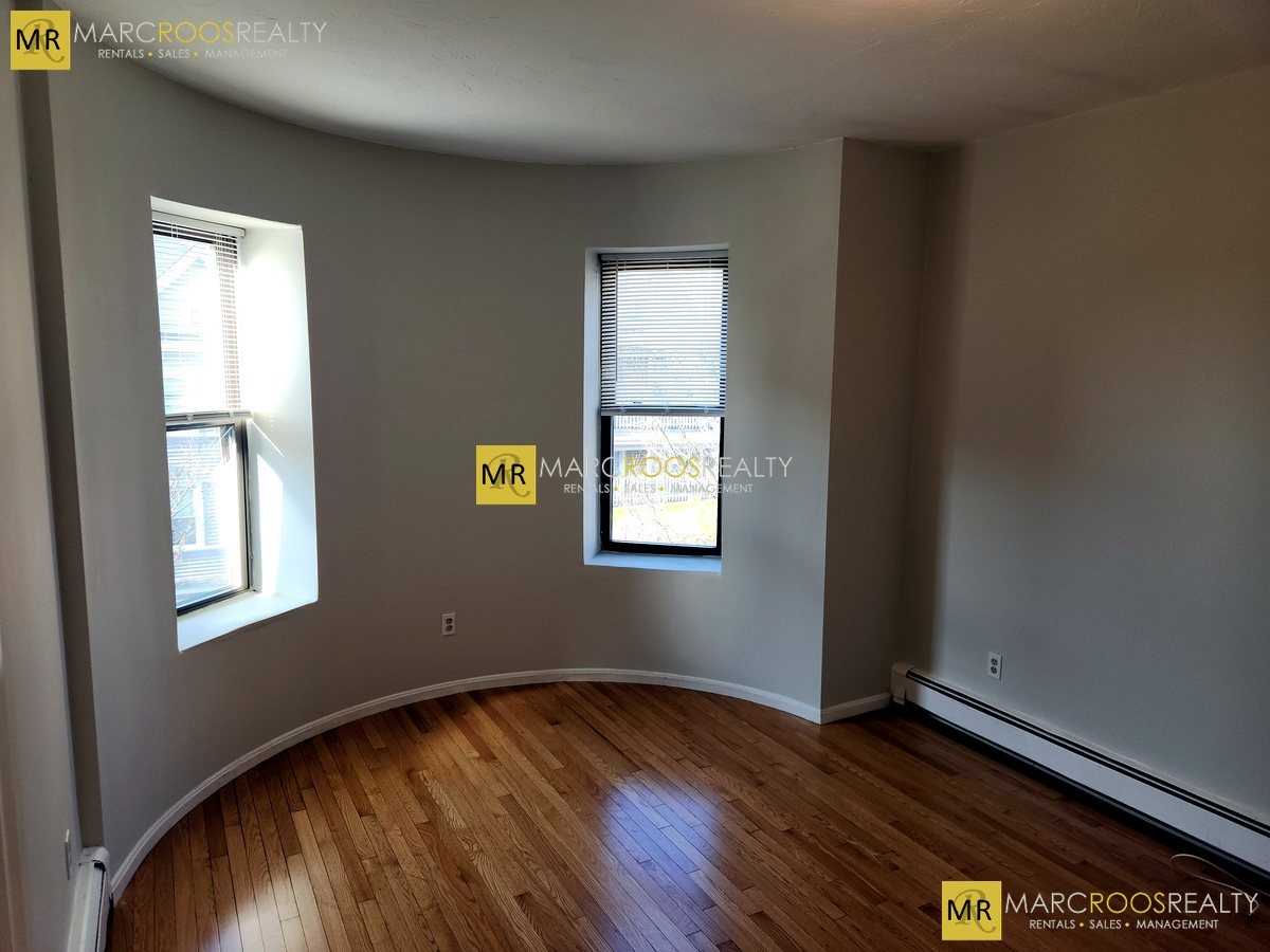 Washington St #3 - Photo 2 of 6