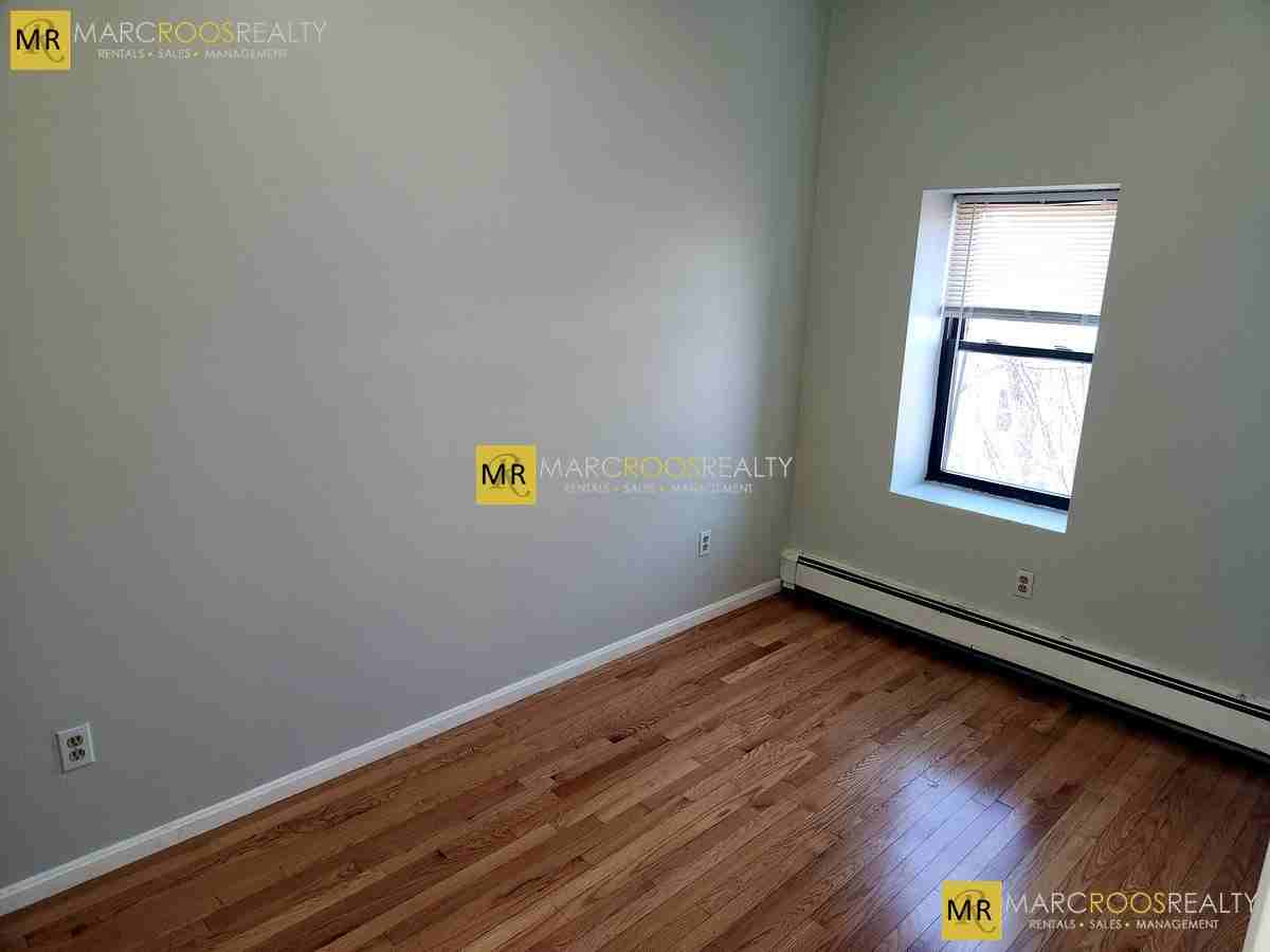 Washington St #3 - Photo 3 of 6