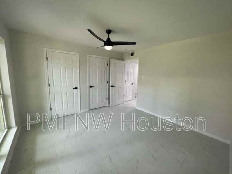 2685 Gessner Rd #601 - Photo 7 of 9