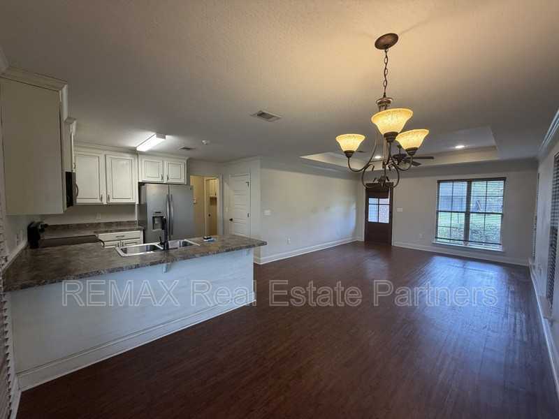 25 Hawthorne Dr - Photo 4 of 18