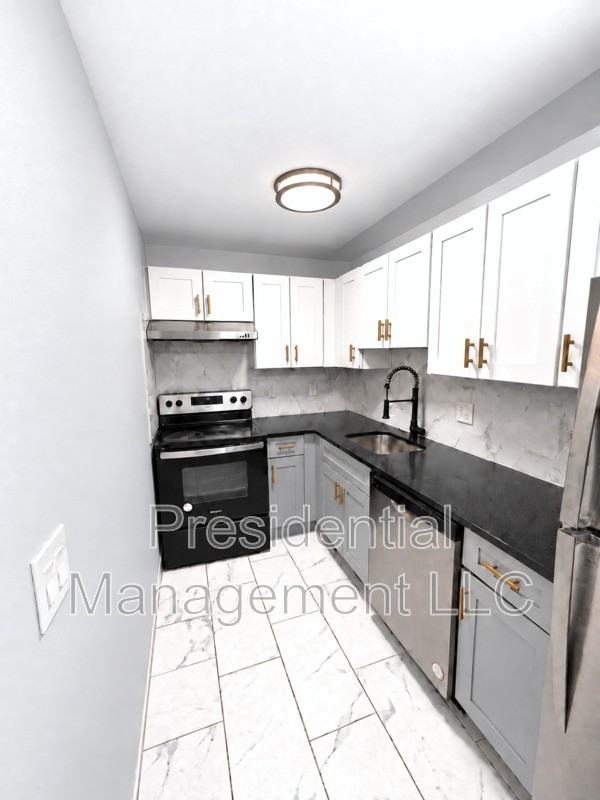 280 Collins St #214 - Photo 3 of 10