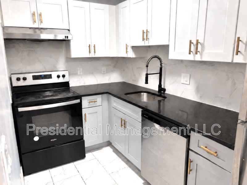 280 Collins St #214 - Photo 4 of 10