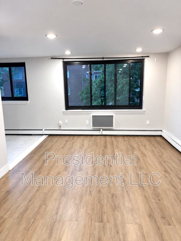 280 Collins St #214 - Photo 7 of 10