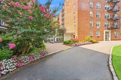5440 Little Neck Pkwy #1M - Photo 1 of 1