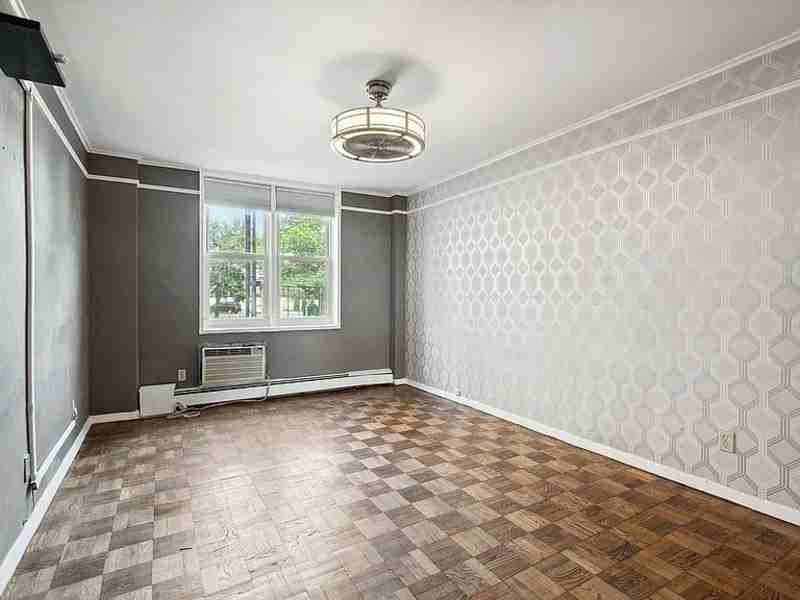 5440 Little Neck Pkwy #1M - Photo 4 of 15
