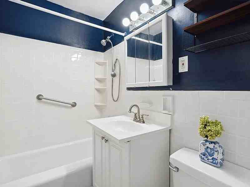 5440 Little Neck Pkwy #1M - Photo 6 of 15