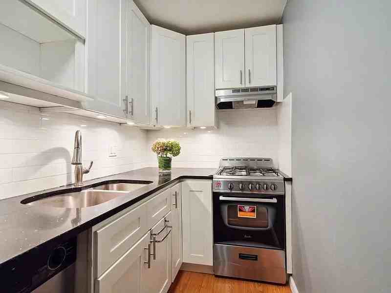 5440 Little Neck Pkwy #1M - Photo 7 of 15
