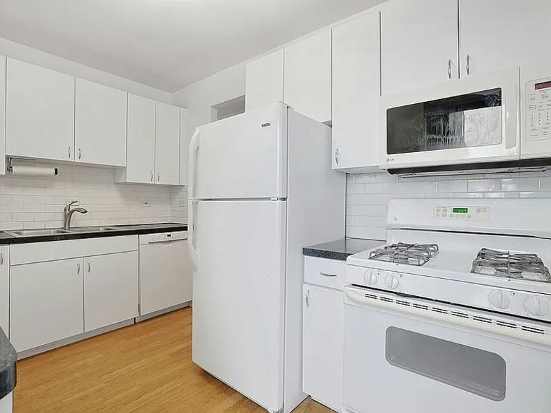 3601 Johnson Ave #4D - Photo 7 of 14