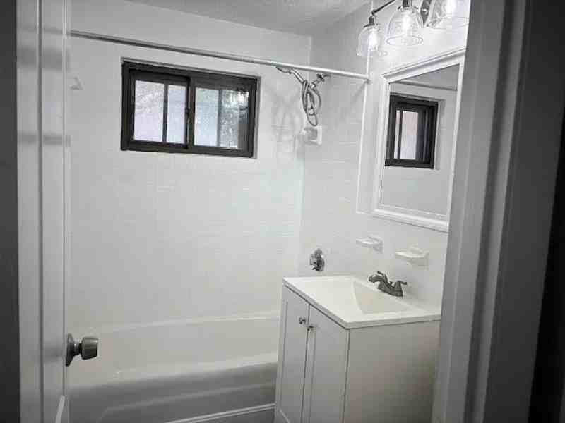 127 Atlantic Ave #4 - Photo 3 of 11