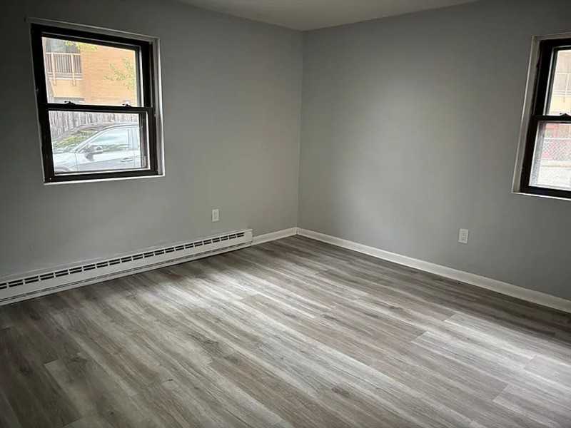 127 Atlantic Ave #4 - Photo 6 of 11