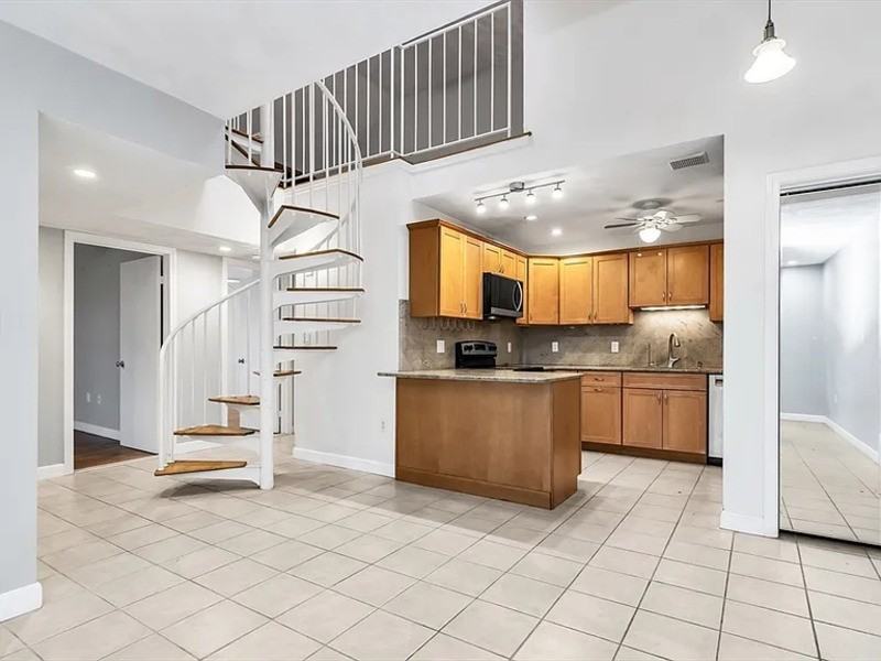 21 Margin St #33 - Photo 3 of 19