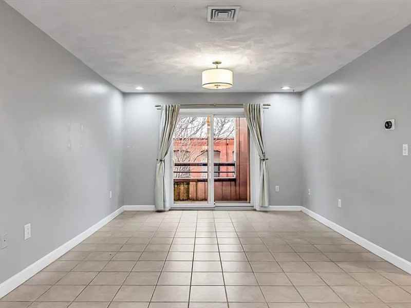 21 Margin St #33 - Photo 5 of 19