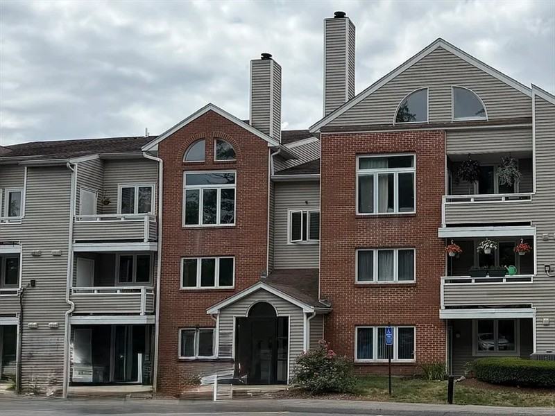 10 Chapman St #208 - Photo 2 of 15
