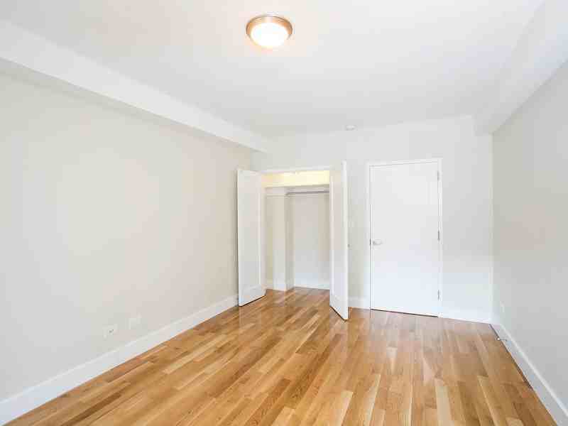 20 Park Ave #7A - Photo 7 of 8