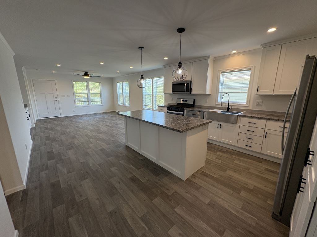 5046 Sawgrass Dr - Photo 4 of 29