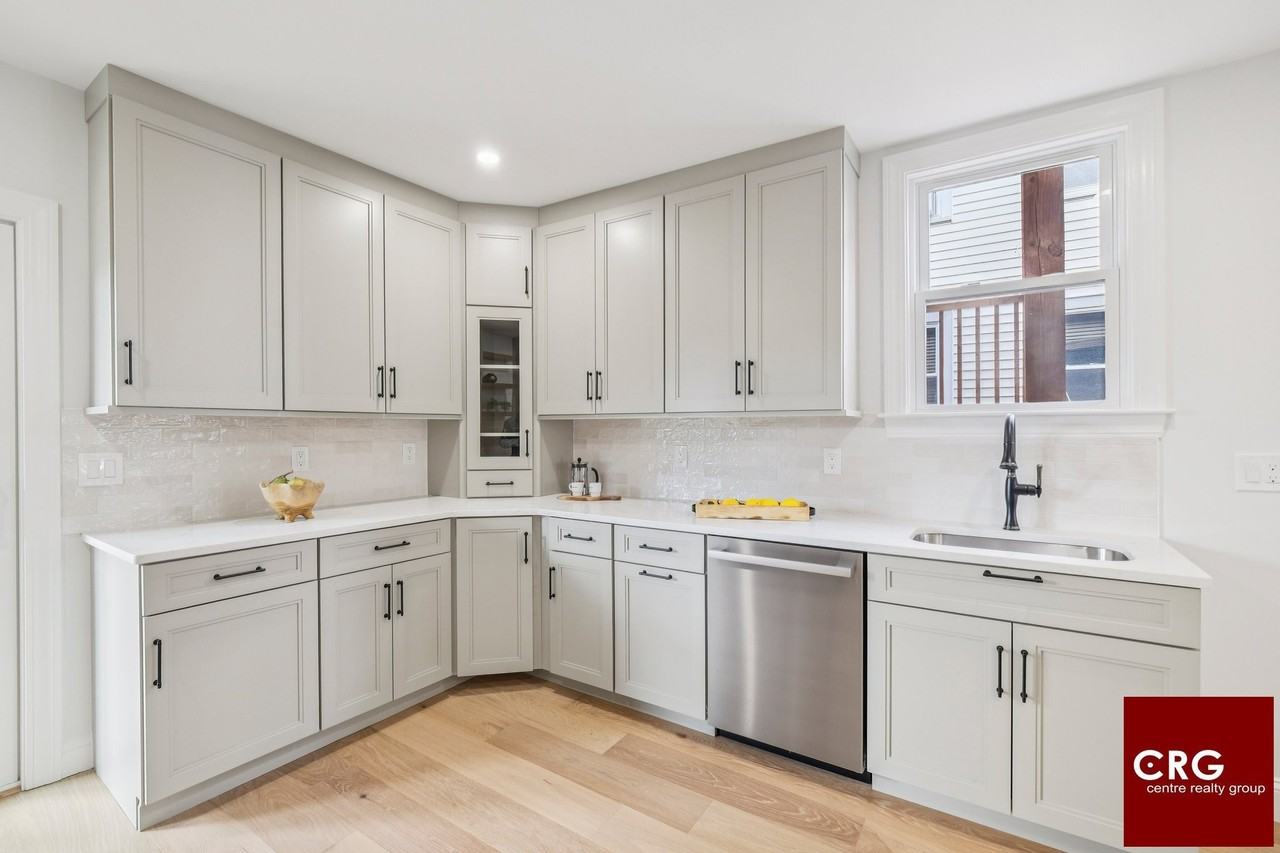 34 Larch St - Photo 5 of 41