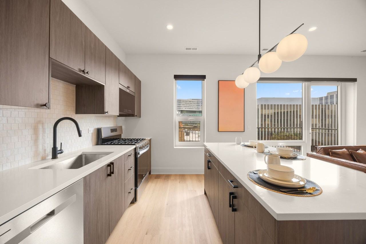 Ashland224 | Modern West Loop Living - Photo 5 of 18
