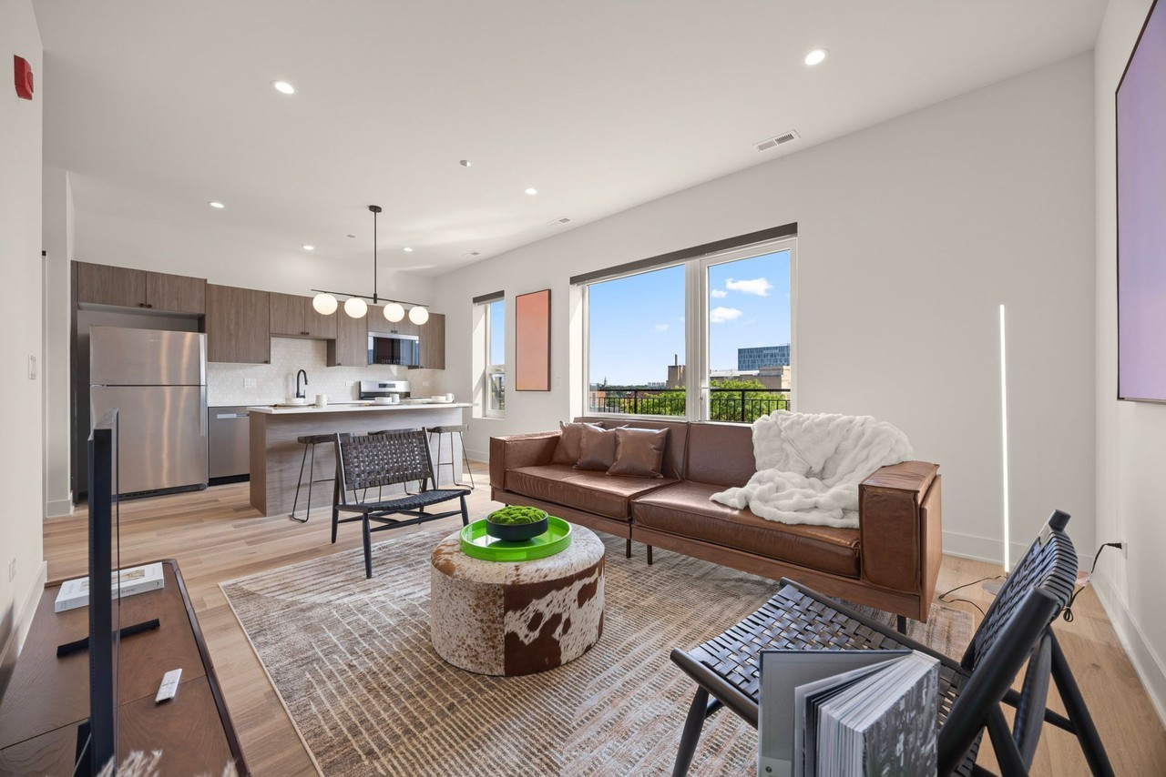 Ashland224 | Modern West Loop Living - Photo 2 of 18