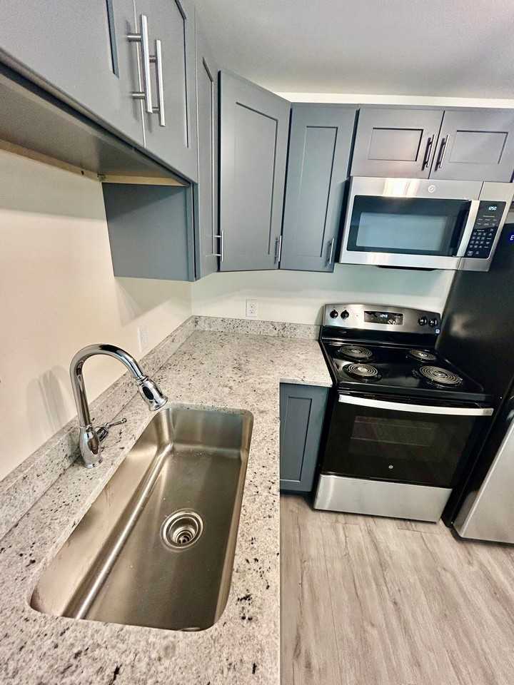 Fresh. Modern. Completely renovated - Photo 6 of 50