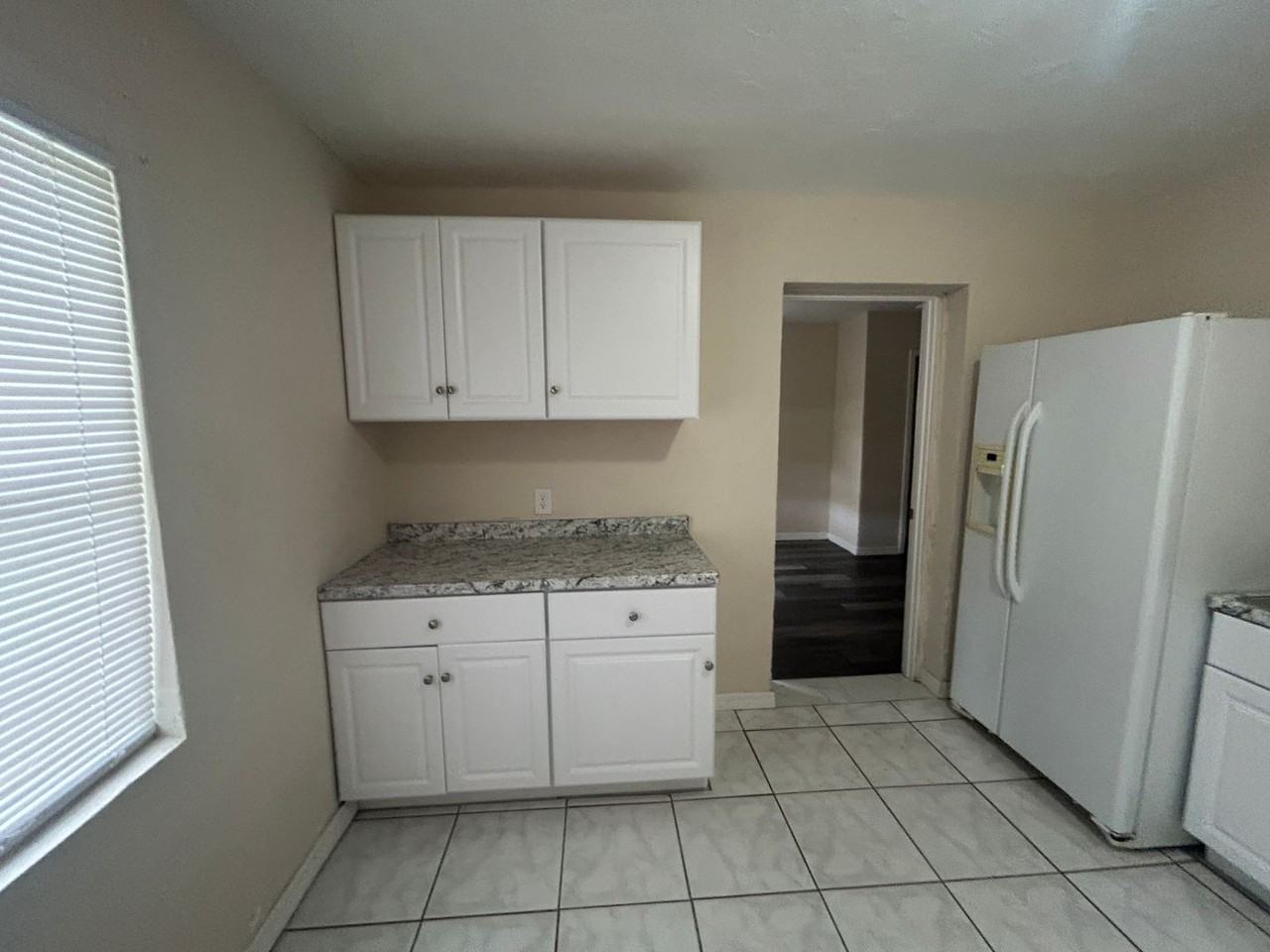 319 Montgomery Ave - Photo 5 of 17