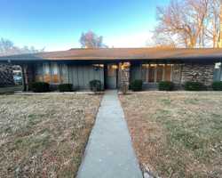 featured image of 3700 E Cherry St