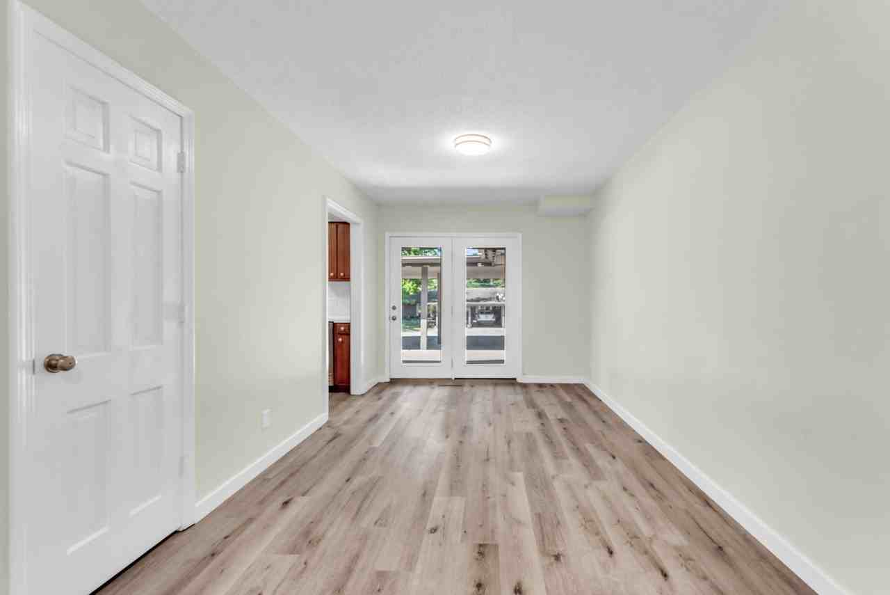 Hickory Village - Photo 5 of 41