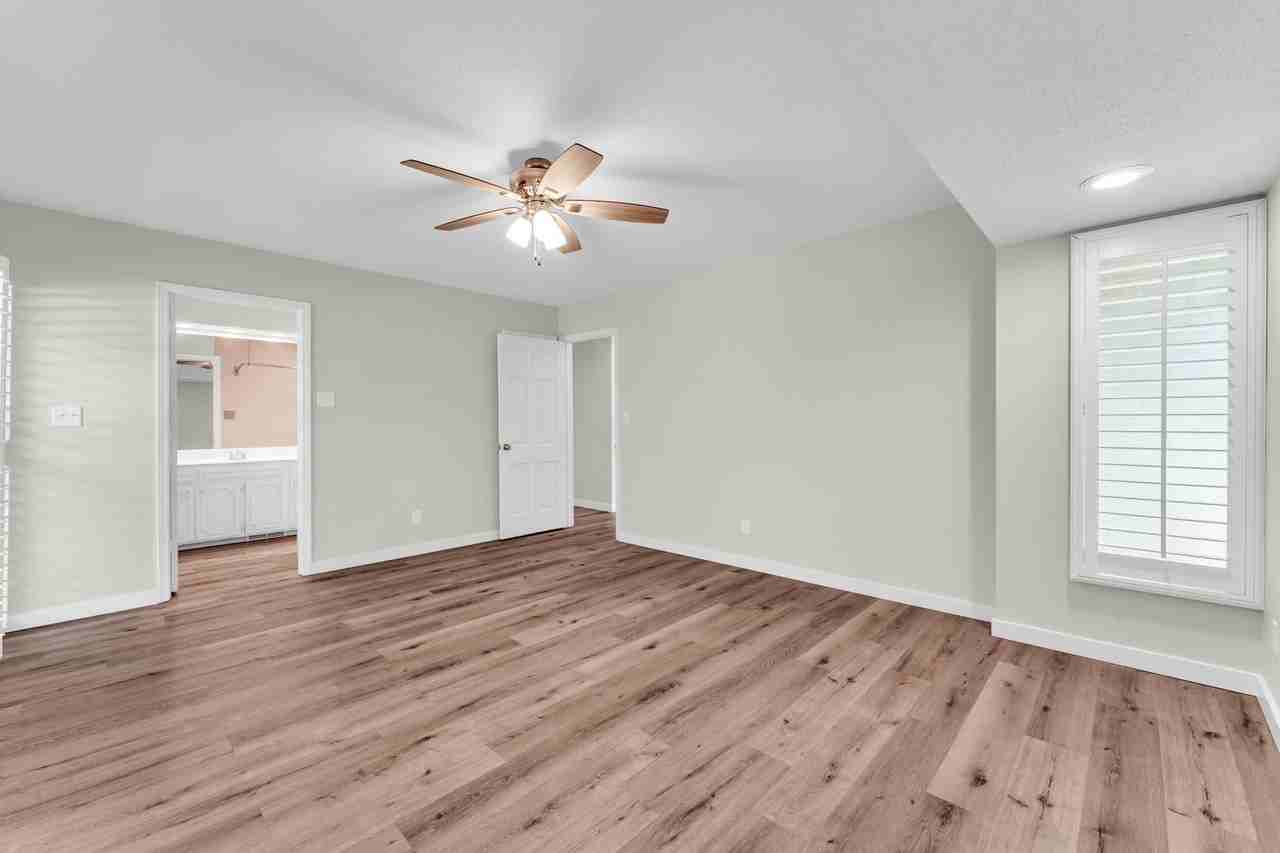 Hickory Village - Photo 7 of 41