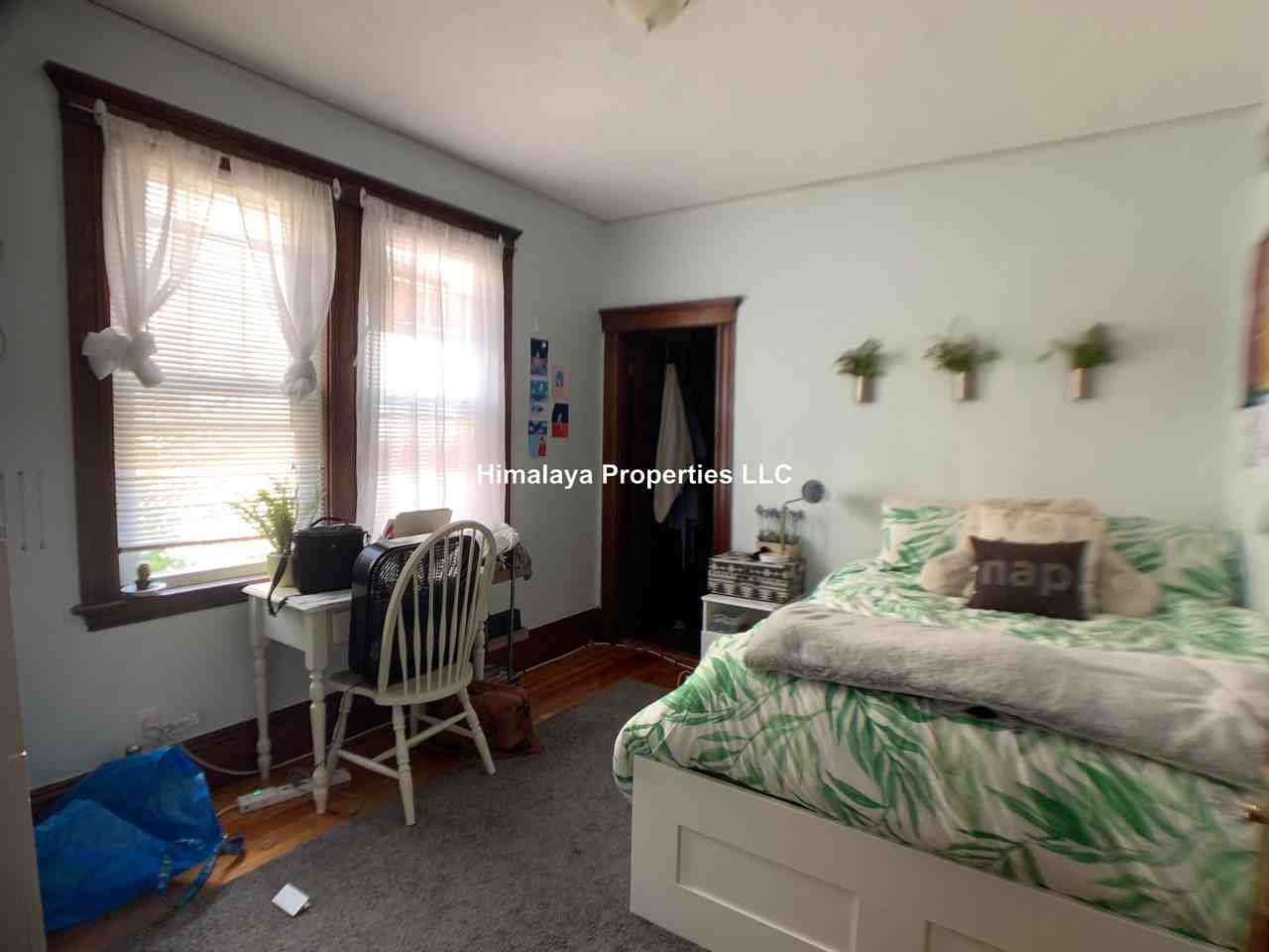 106 W Adams St #1 - Photo 4 of 8
