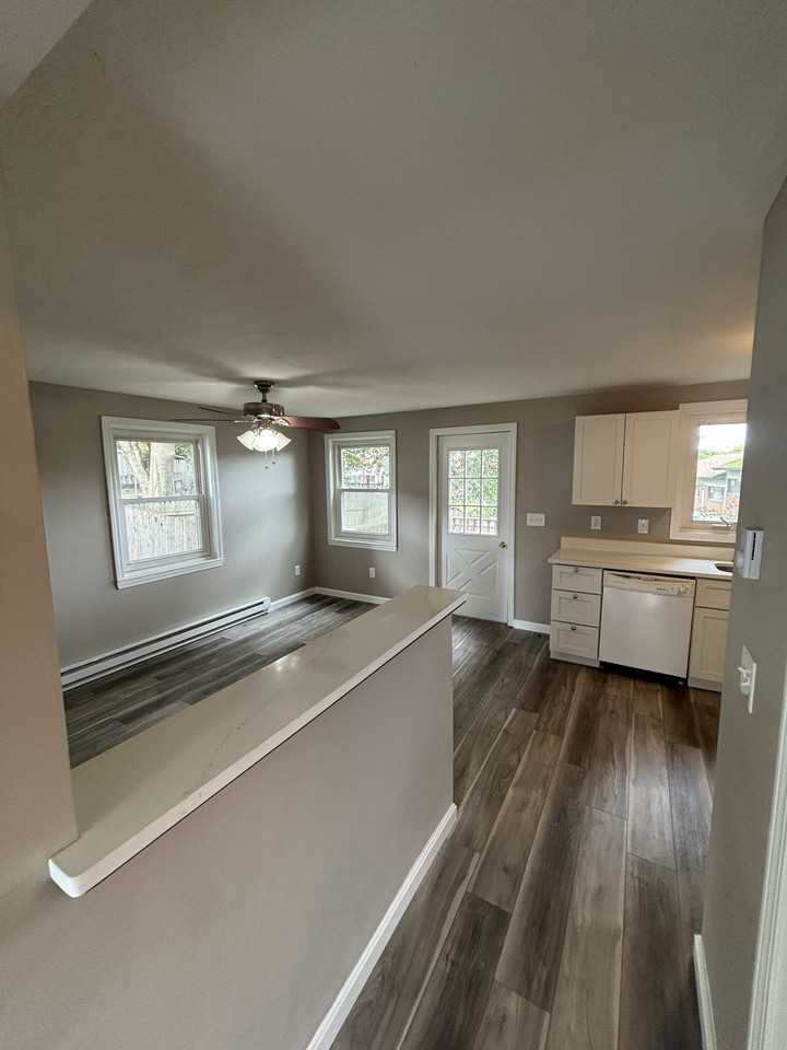Erie Ave #L - Photo 3 of 22