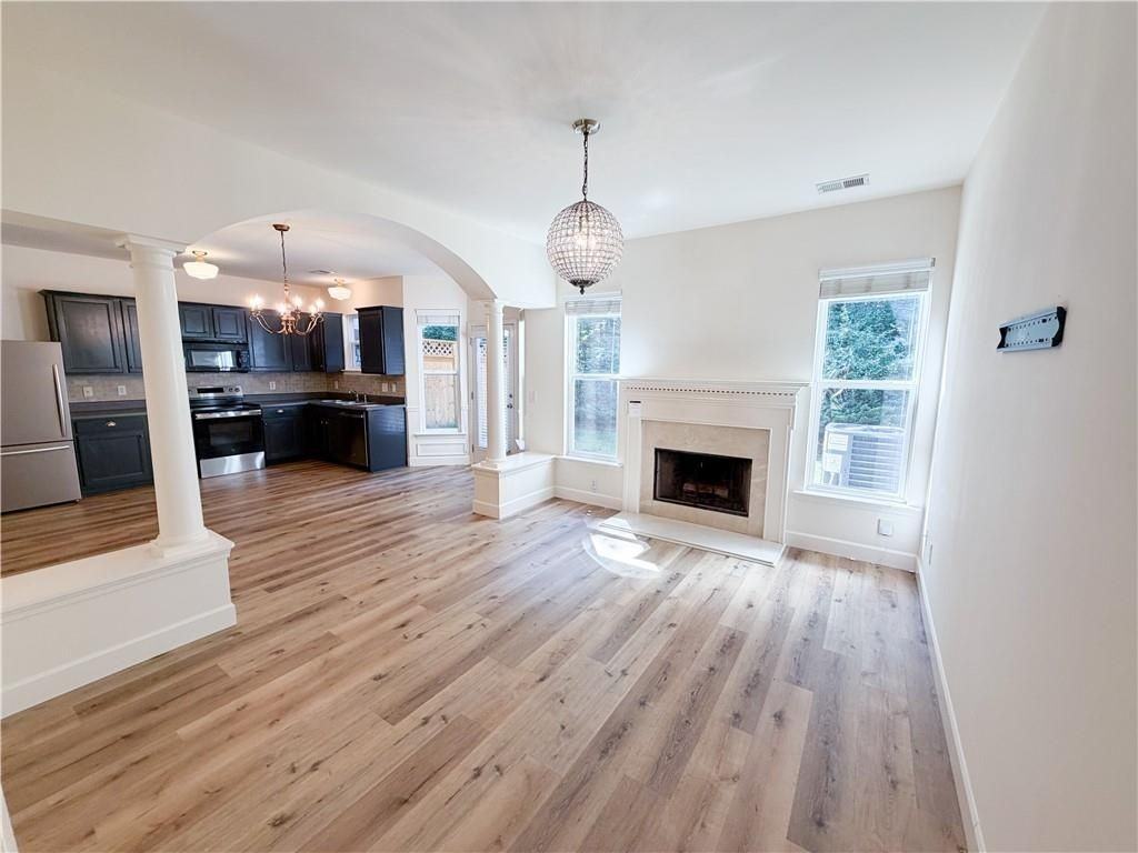 216 Parc View Ln - Photo 4 of 17