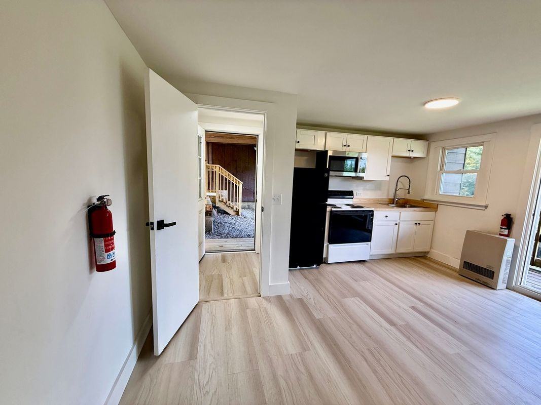473 Maple St - Photo 2 of 14