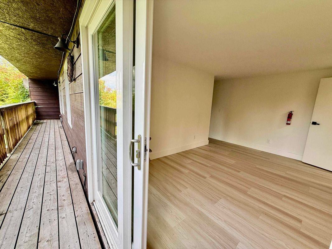 473 Maple St - Photo 4 of 14