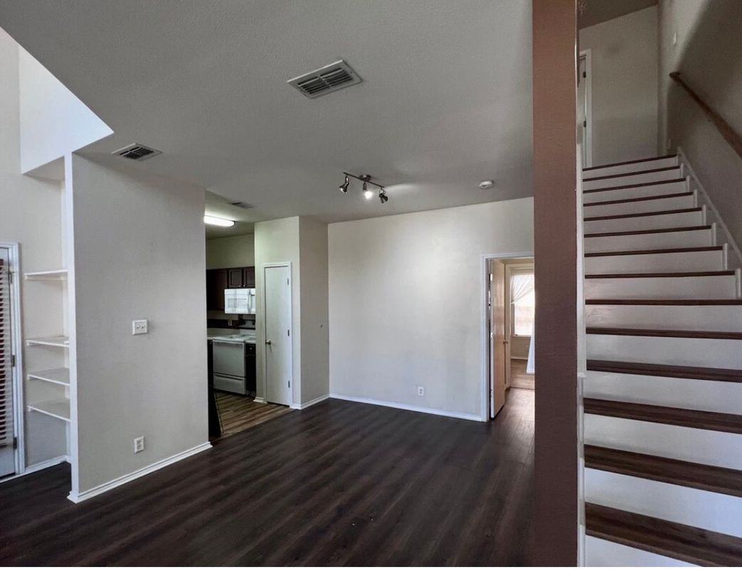 2623 Crown Arbor Dr - Photo 2 of 12