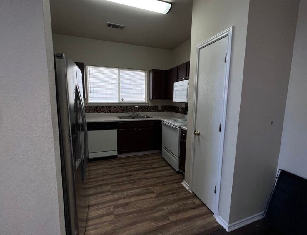 2623 Crown Arbor Dr - Photo 3 of 12