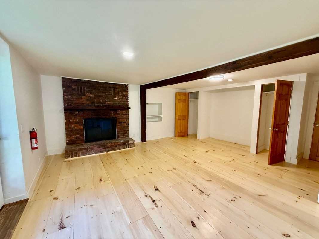 473 Maple St - Photo 3 of 9