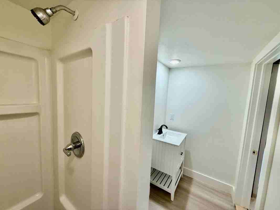 473 Maple St - Photo 5 of 9